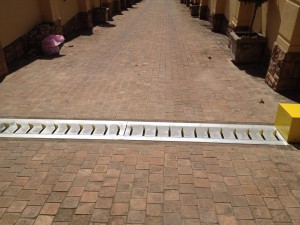 390277_280032975432833_1828938993_n